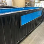 40 Fuß Containerpool im modernen Garten mit industriellem Design