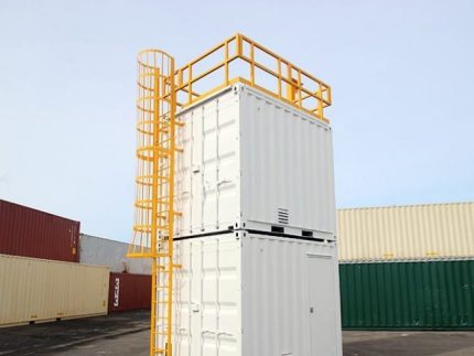 Trainingscontainer für enge Räume im industriellen Einsatz