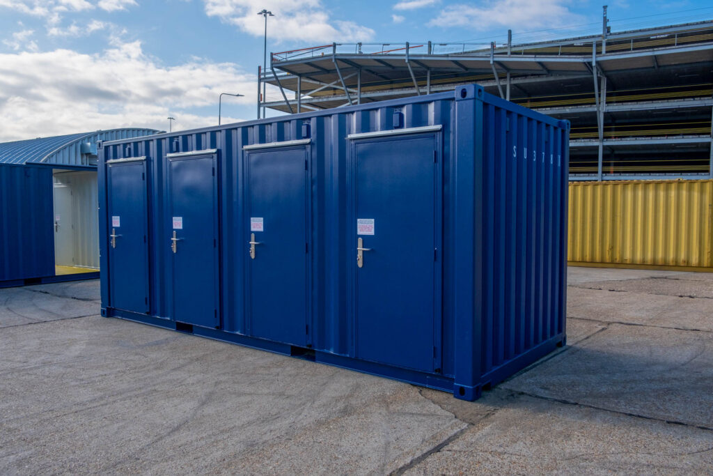 20-Fuß Lagercontainer mit vier seitlichen Zugangstüren für effiziente Nutzung 20-Fuß Lagercontainer mit vier seitlichen Zugangstüren für effiziente Nutzung