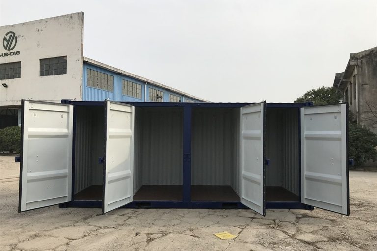 20-Fuß Container mit vier seitlichen Türen geöffnet im Lagerbetrieb
