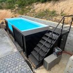Container Pool 20 Fuß im modernen Garten installiert